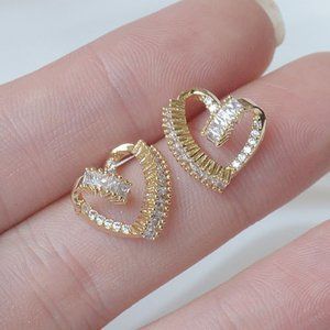 NEW 14K Gold Plated Diamond Heart Earrings a